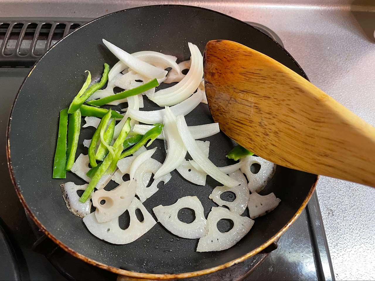 牛とレンコンの香り炒め